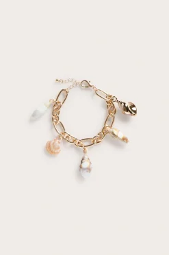 Armbånd med skjellanheng