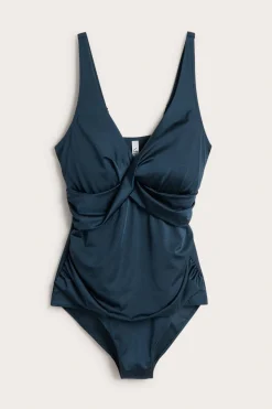 Badedrakt med drapering som er lett formende