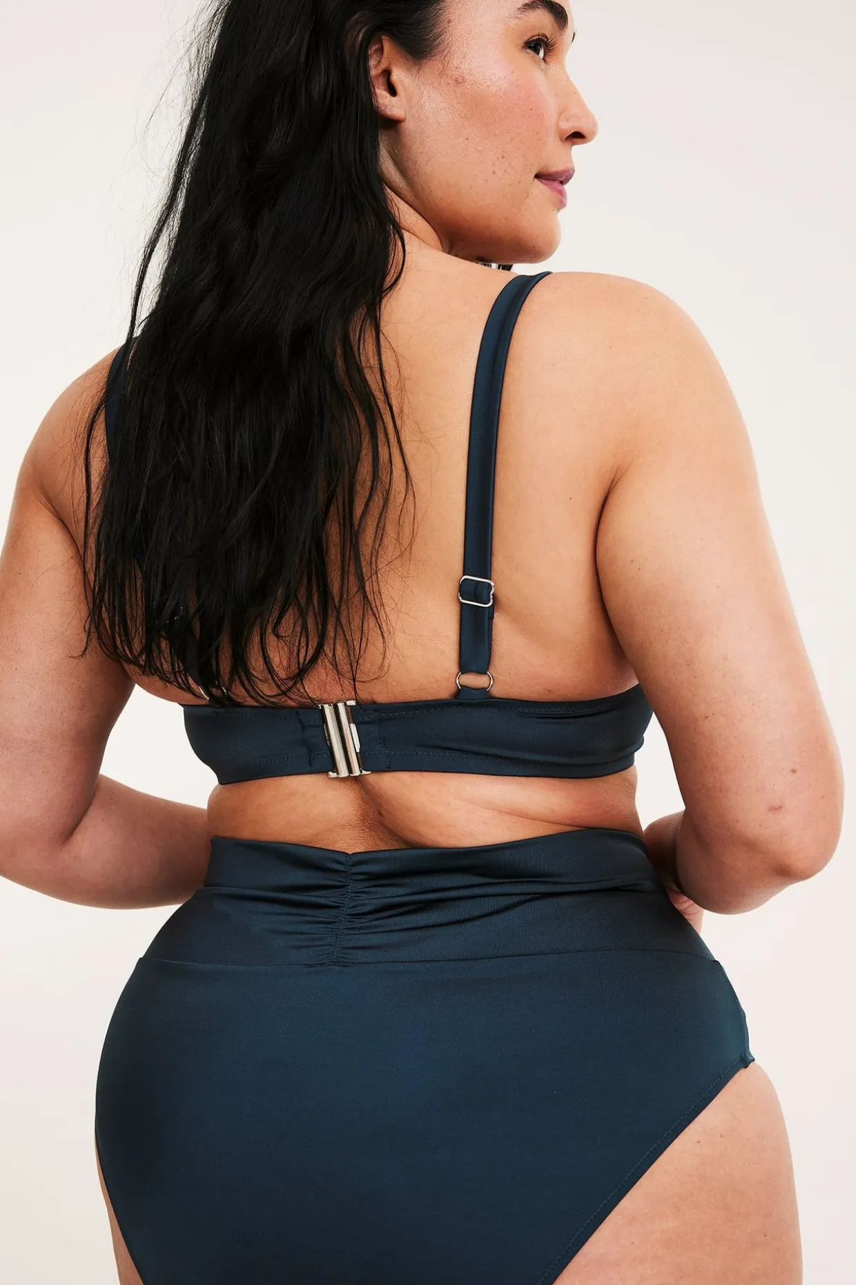 Bikini-BH med omslagsdetalj
