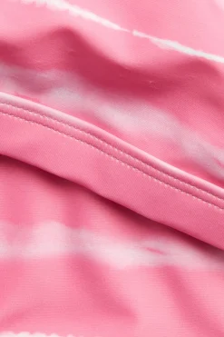 Bikini med trekantet snitt og batikkmønster