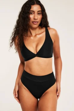Bikinitopp med vridd detalj