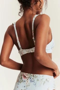 Bikinitopp Newbie Woman