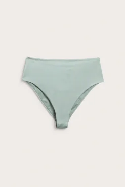 Bikinitruse med brazilian-skjæring og høye benskjæringer