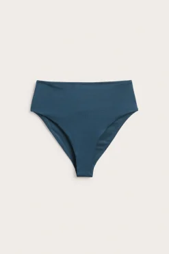 Bikinitruse med brazilian-skjæring og høye benskjæringer