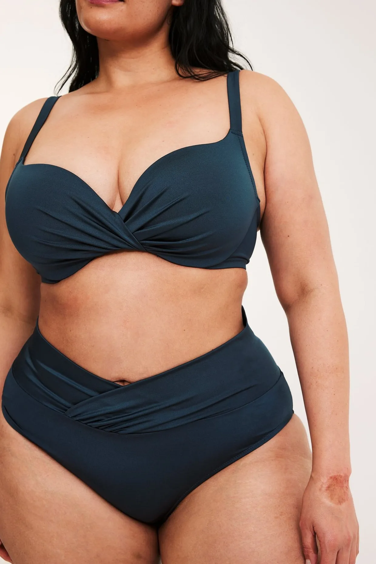 Bikinitruse med drapering