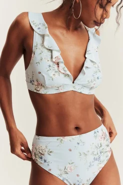 Bikinitruse Newbie Woman