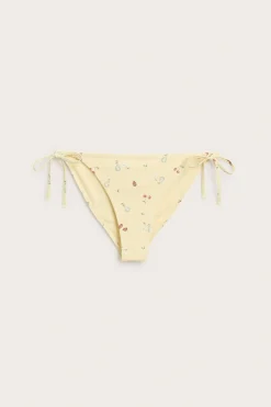 Bikinitruse Newbie Woman
