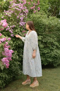 Blomstret bomullskjole fra Newbie Woman