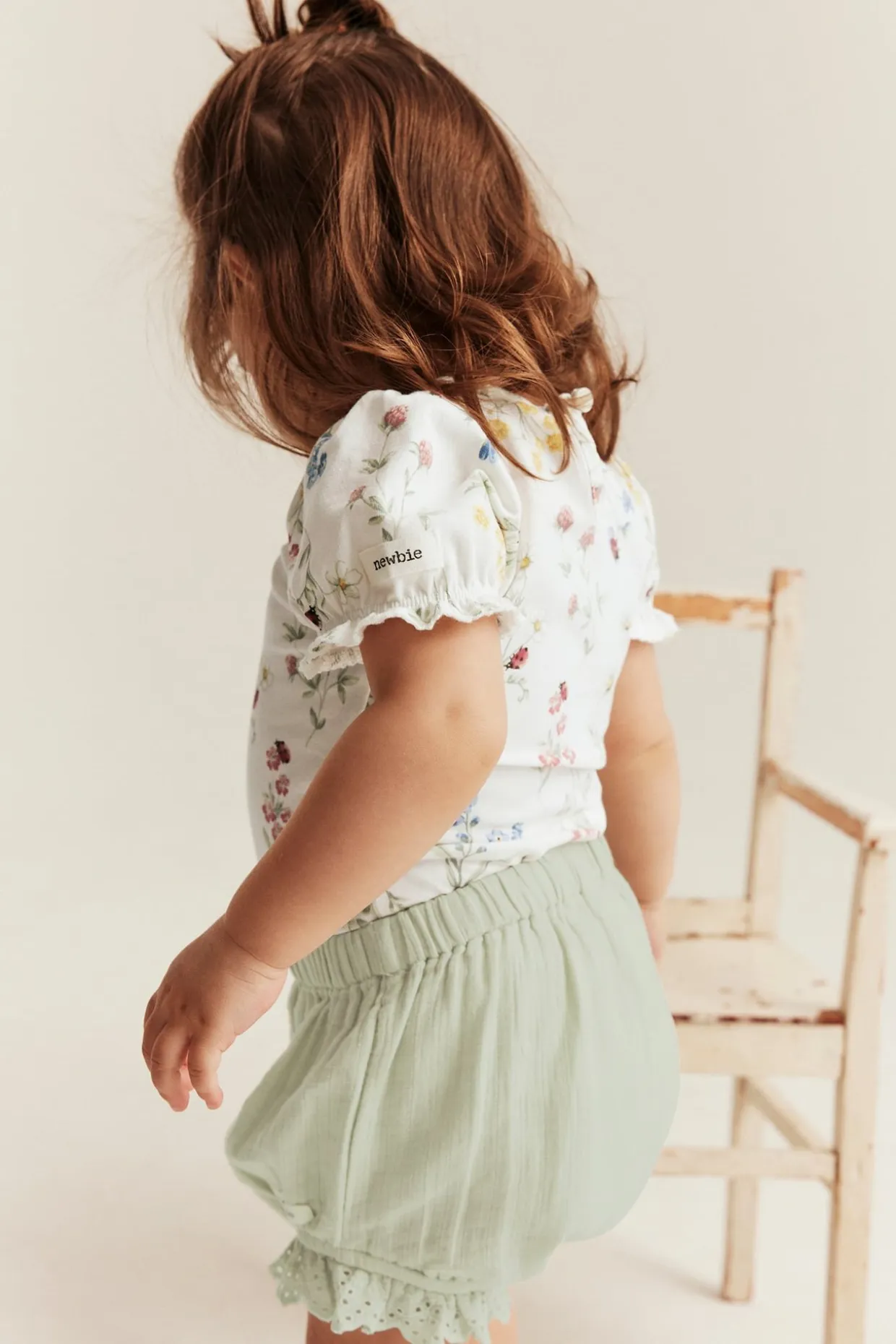 Blomstrete body med puffermer
