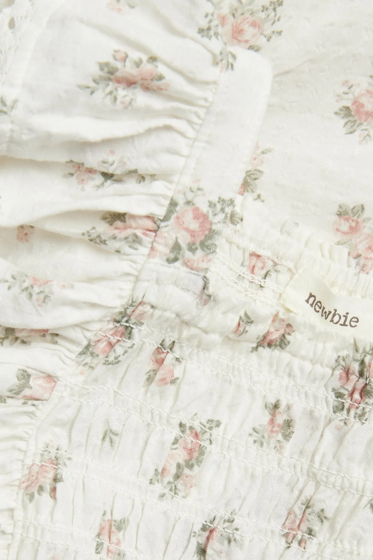 Blomstrete jumpsuit med volanger