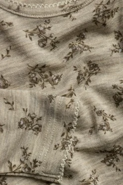 Blomstrete topp i merinoull