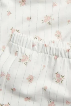 Blomstret pyjamas med volanger