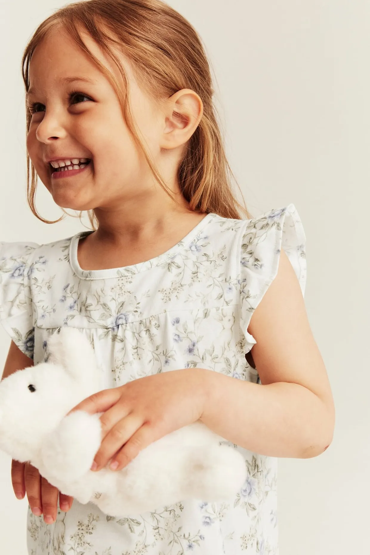 Blomstret pyjamas med volanger