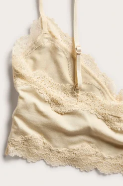 Blondebralette i modal