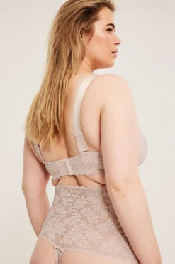 Blondetruse med høy midje