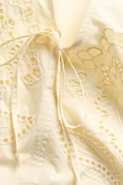 Bluse i bomullspoplin med broderi og knytebånd