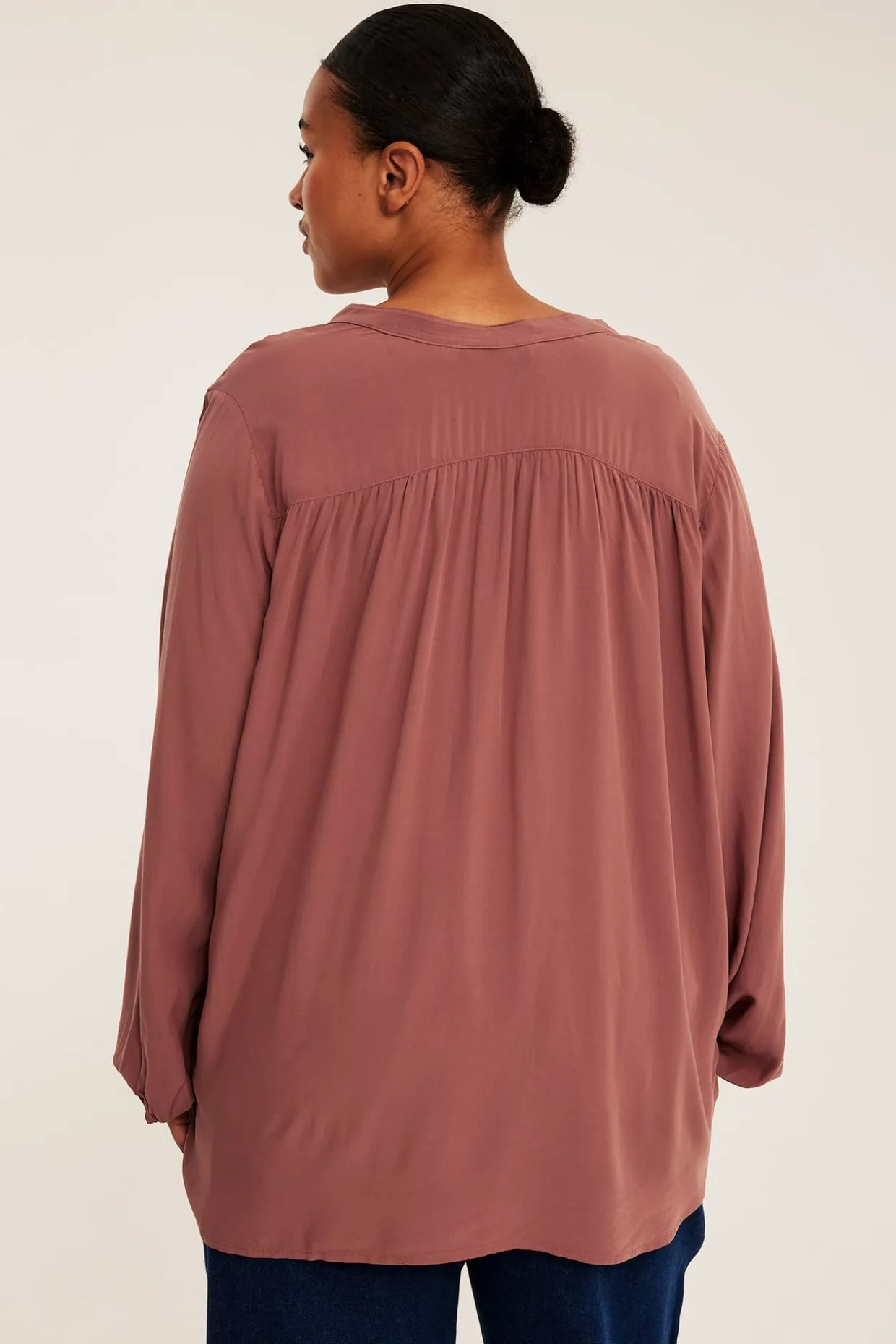 Bluse i viskose
