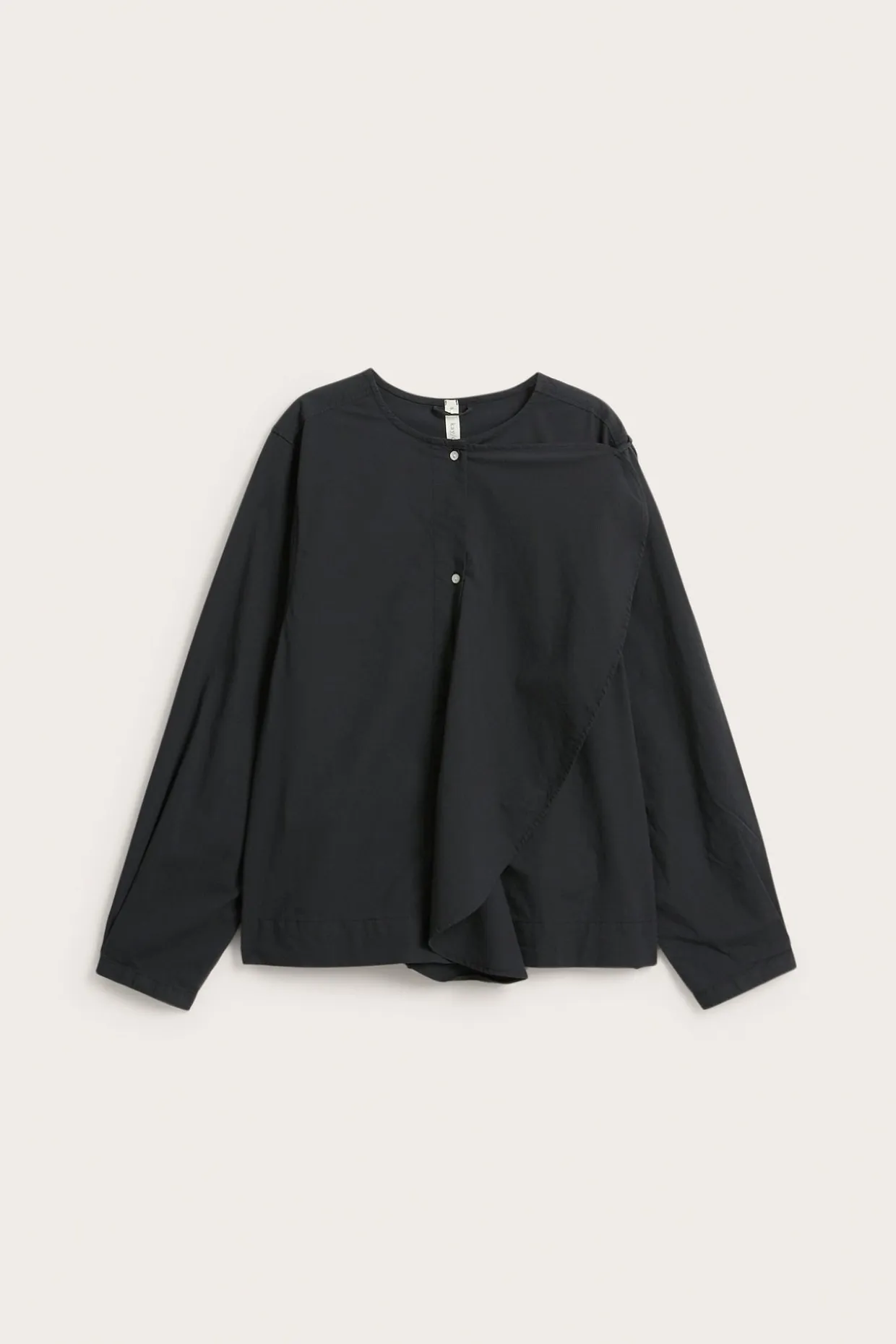 Bluse med avtakbar volang