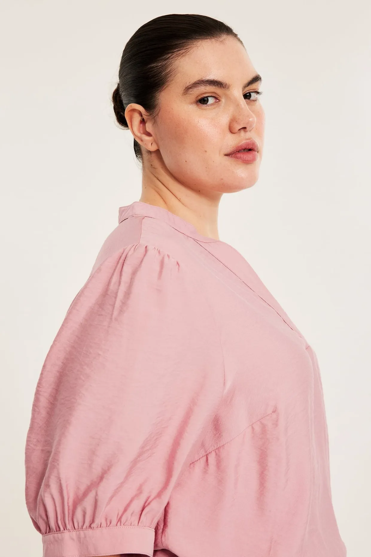 Bluse med puffermer