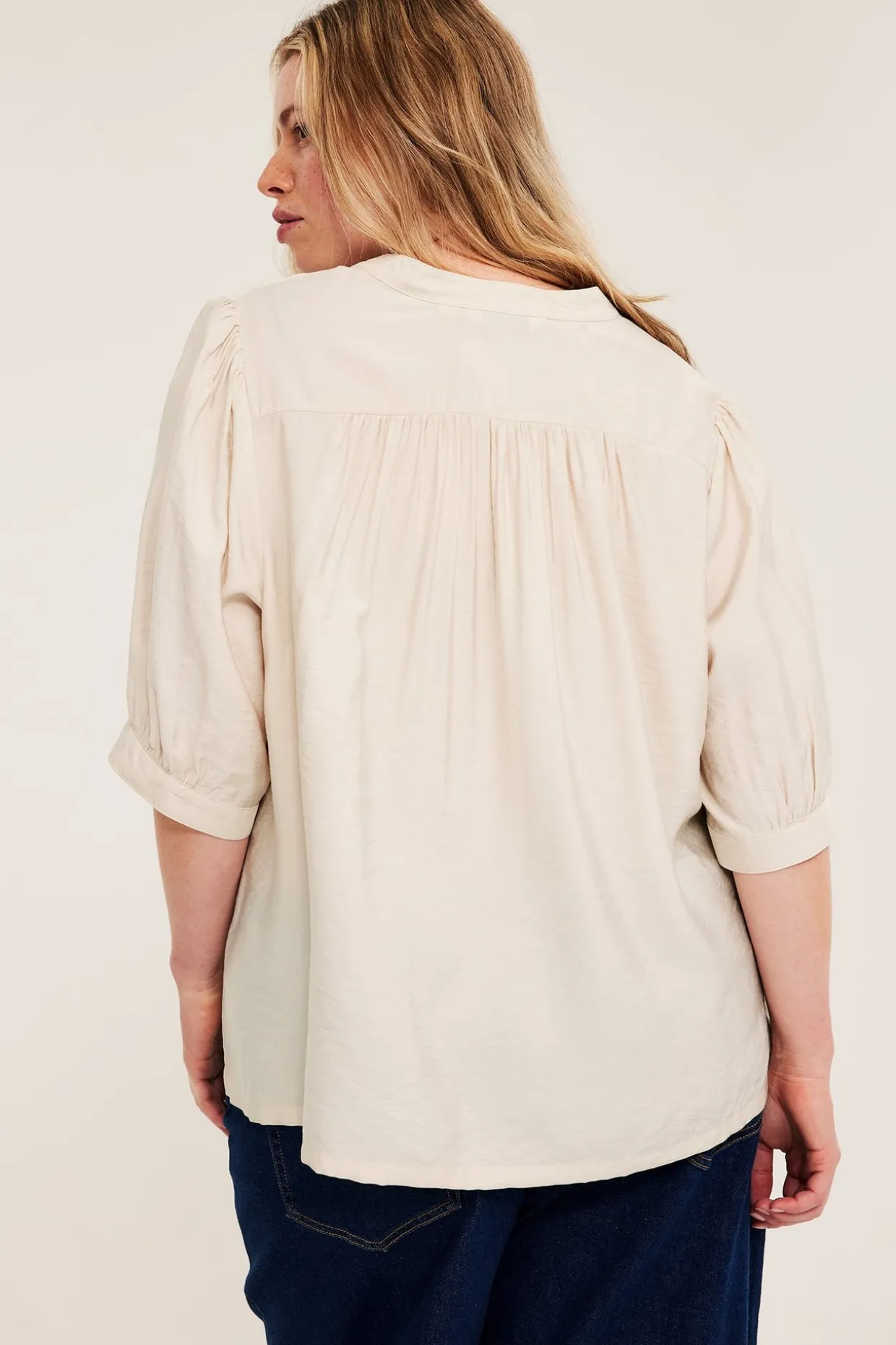 Bluse med puffermer
