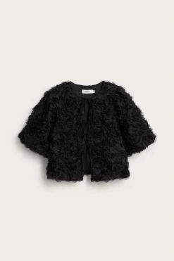 Bluse med puffermer og knyting