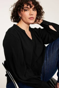 Bluse med V-hals