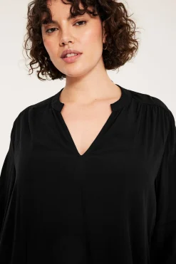 Bluse med V-hals