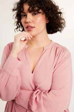 Bluse med V-hals
