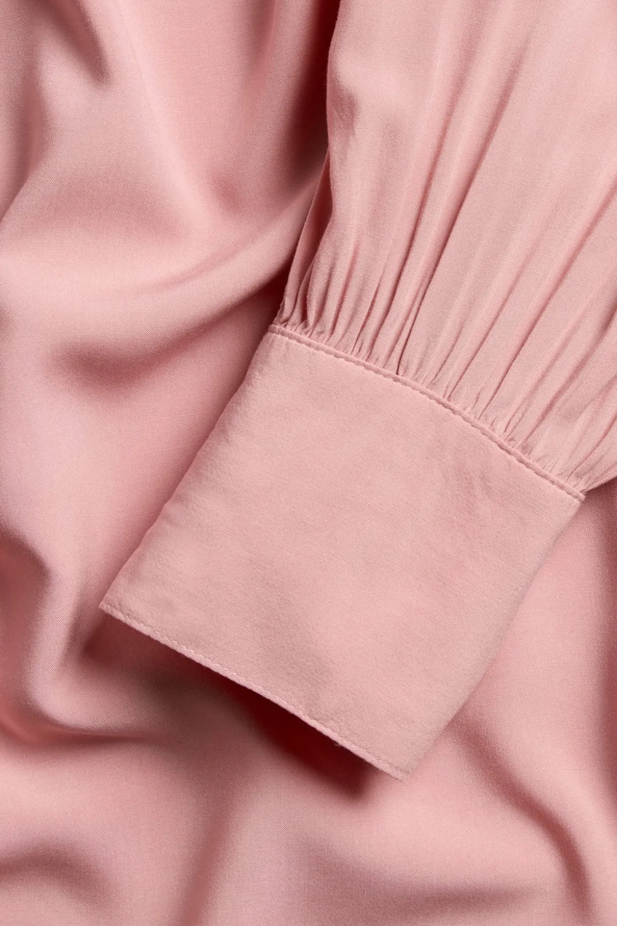Bluse med V-hals