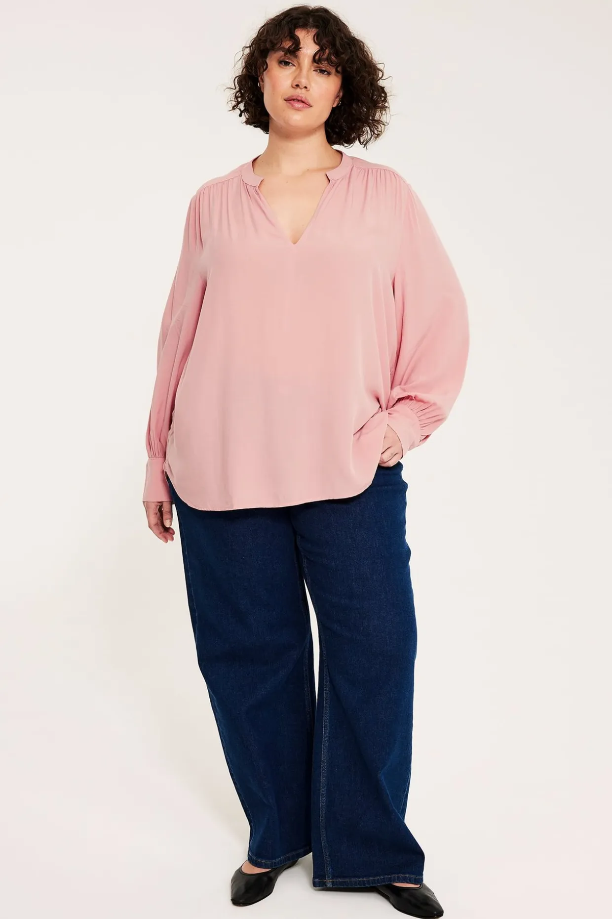 Bluse med V-hals