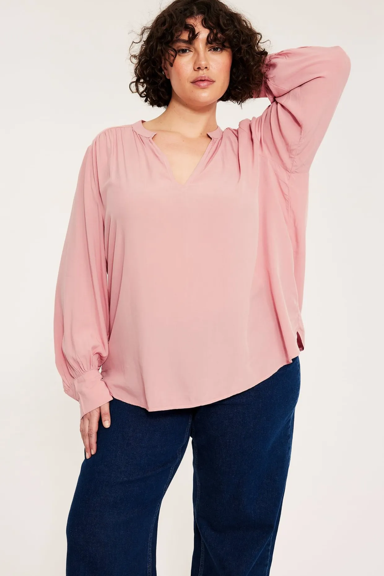 Bluse med V-hals