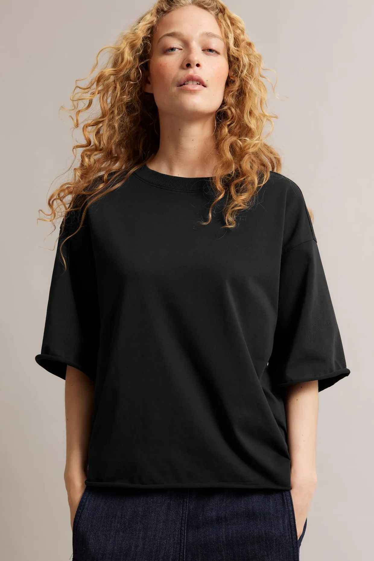 Boxy T-skjorte med rullede kanter