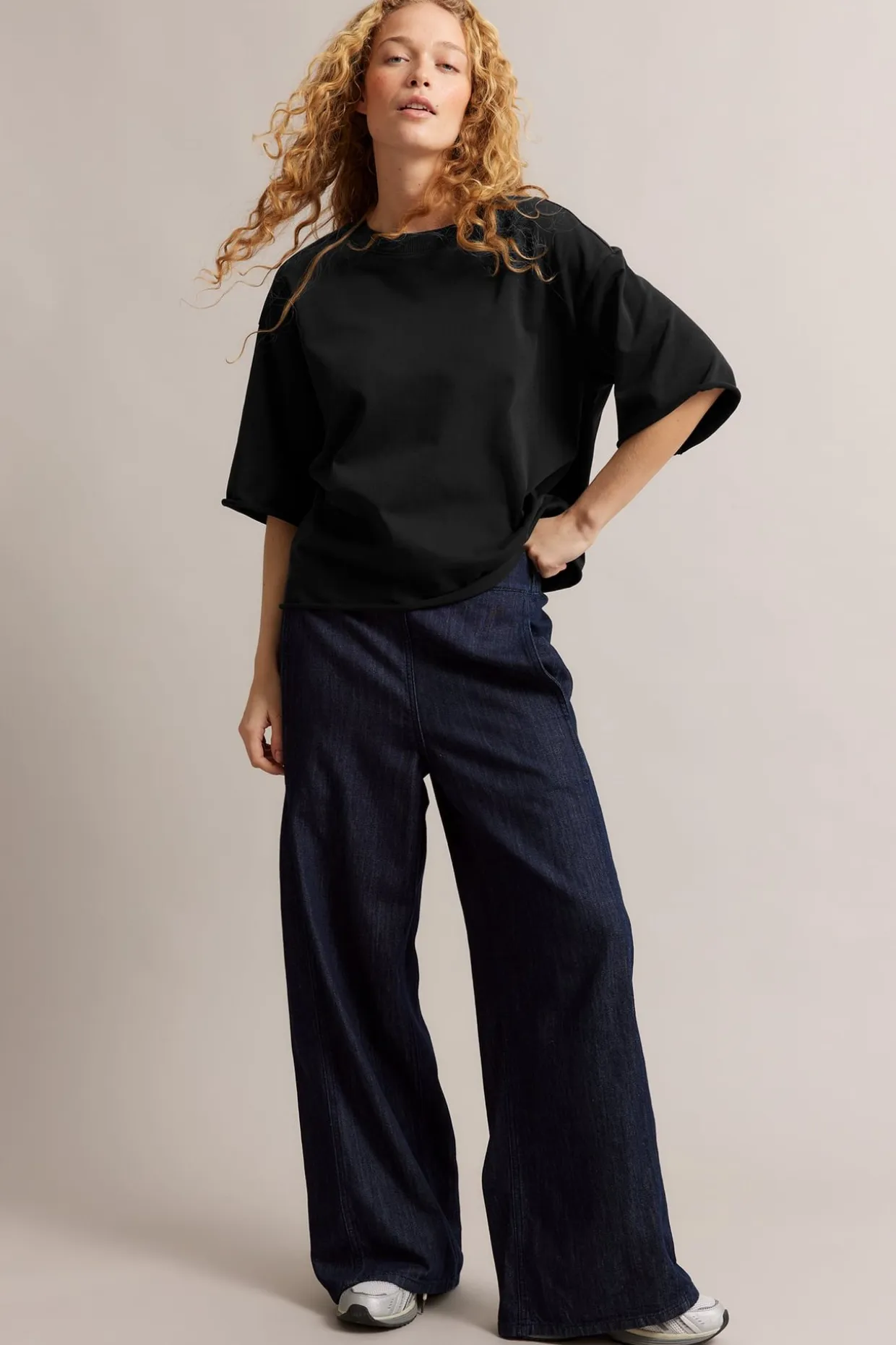 Boxy T-skjorte med rullede kanter
