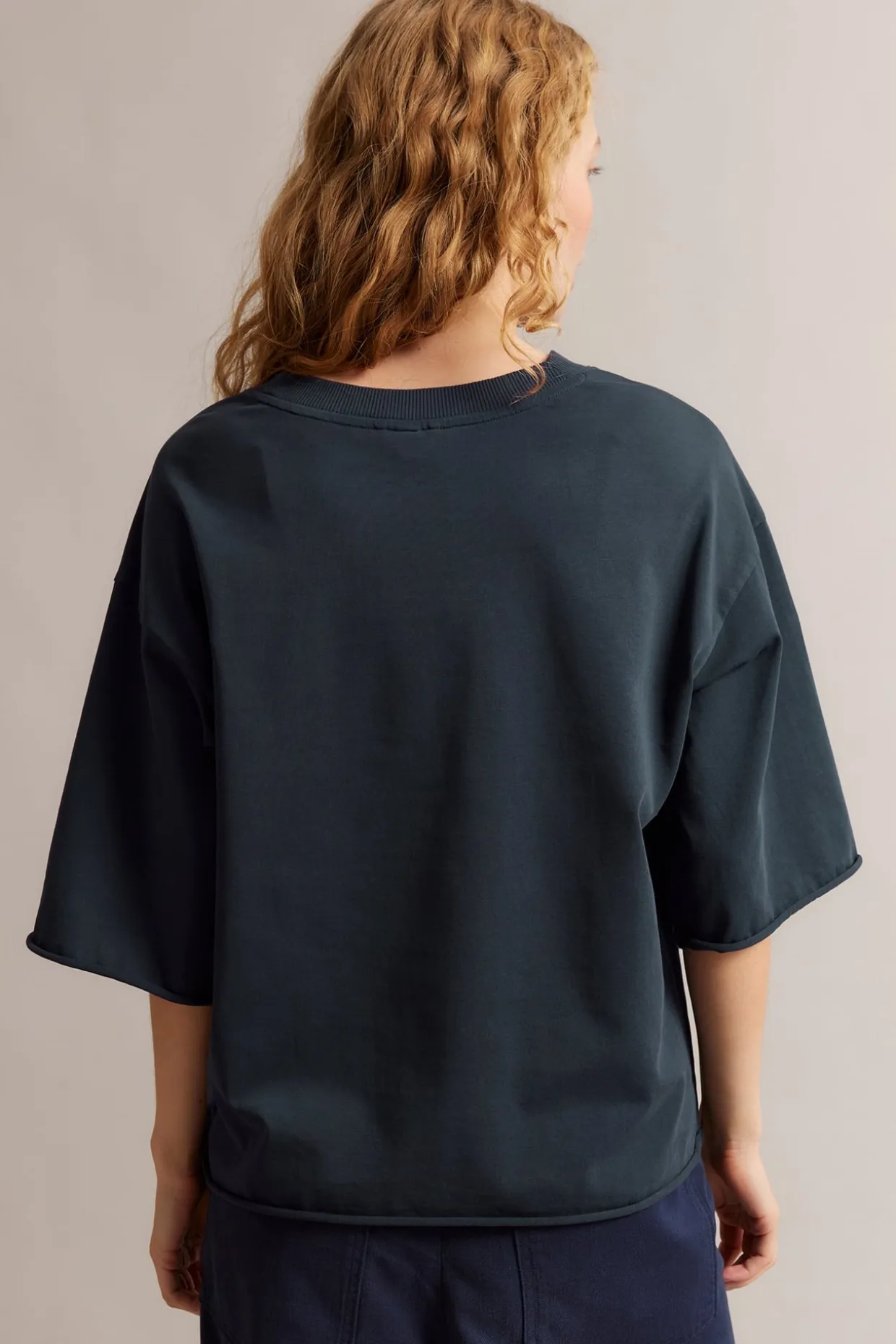 Boxy T-skjorte med rullede kanter