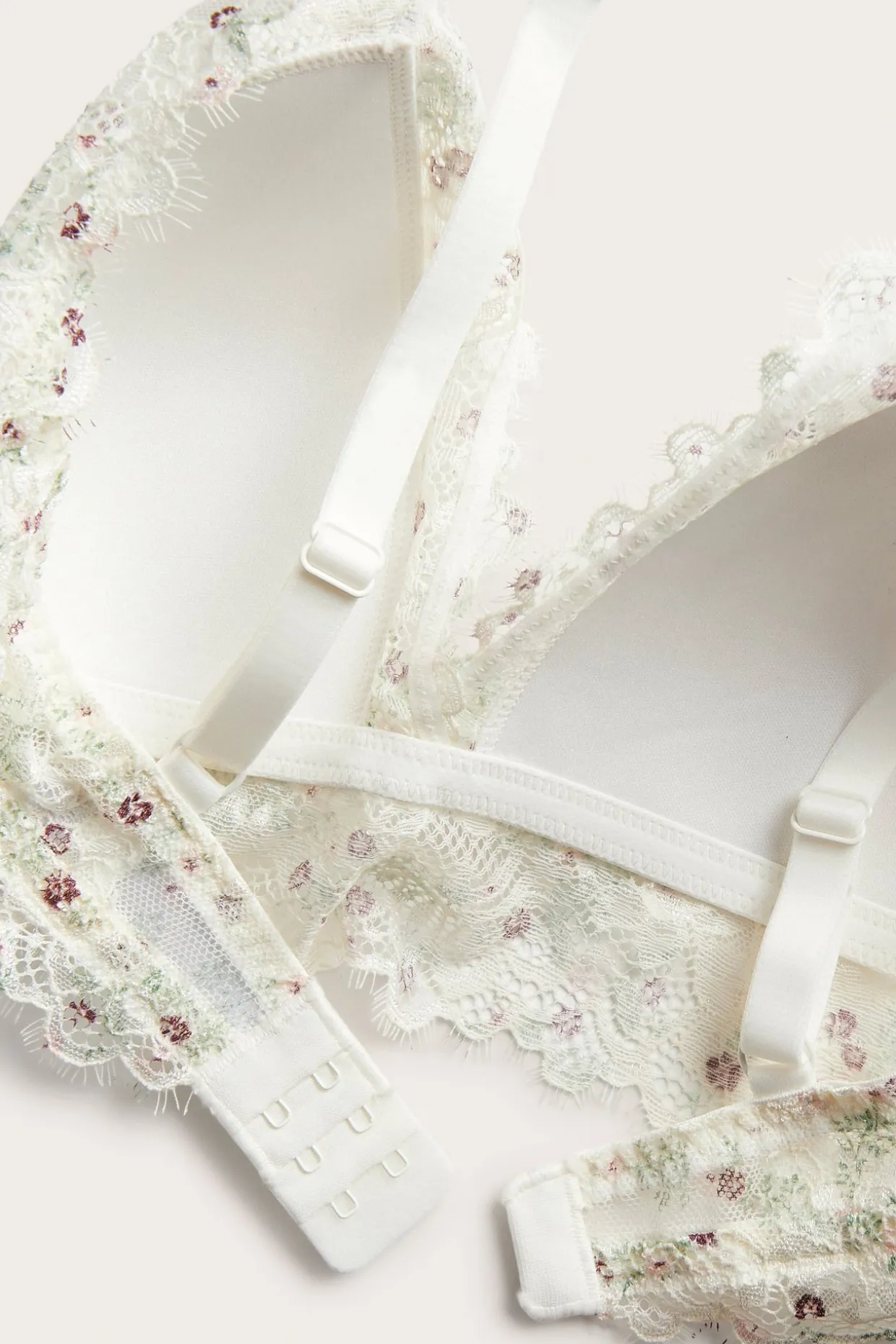 Bralette med blonder