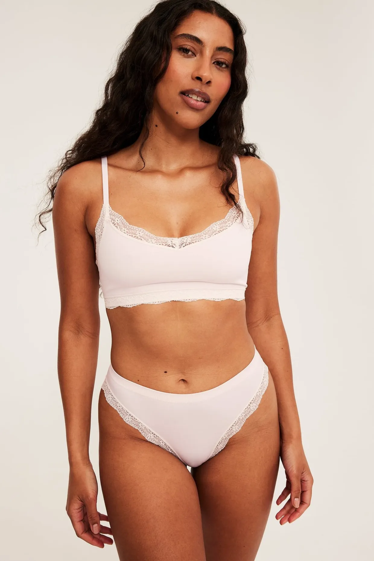 Brieftruse seamless med blonder