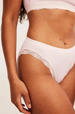 Brieftruse seamless med blonder