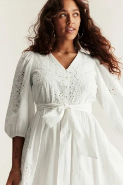 Brodert kjole Newbie Woman