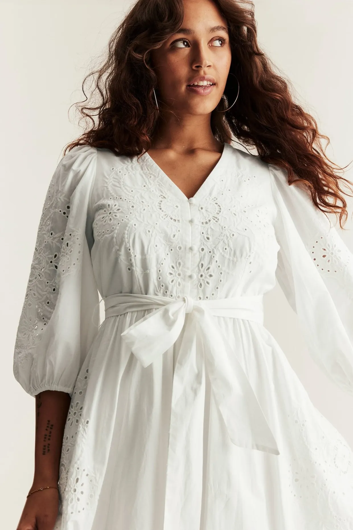 Brodert kjole Newbie Woman