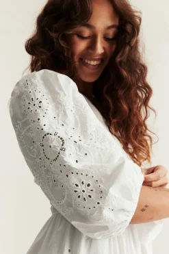 Brodert kjole Newbie Woman