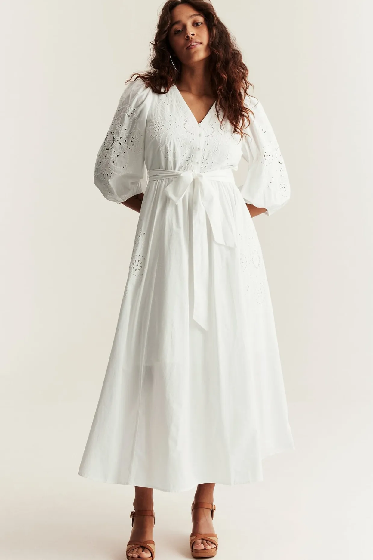 Brodert kjole Newbie Woman