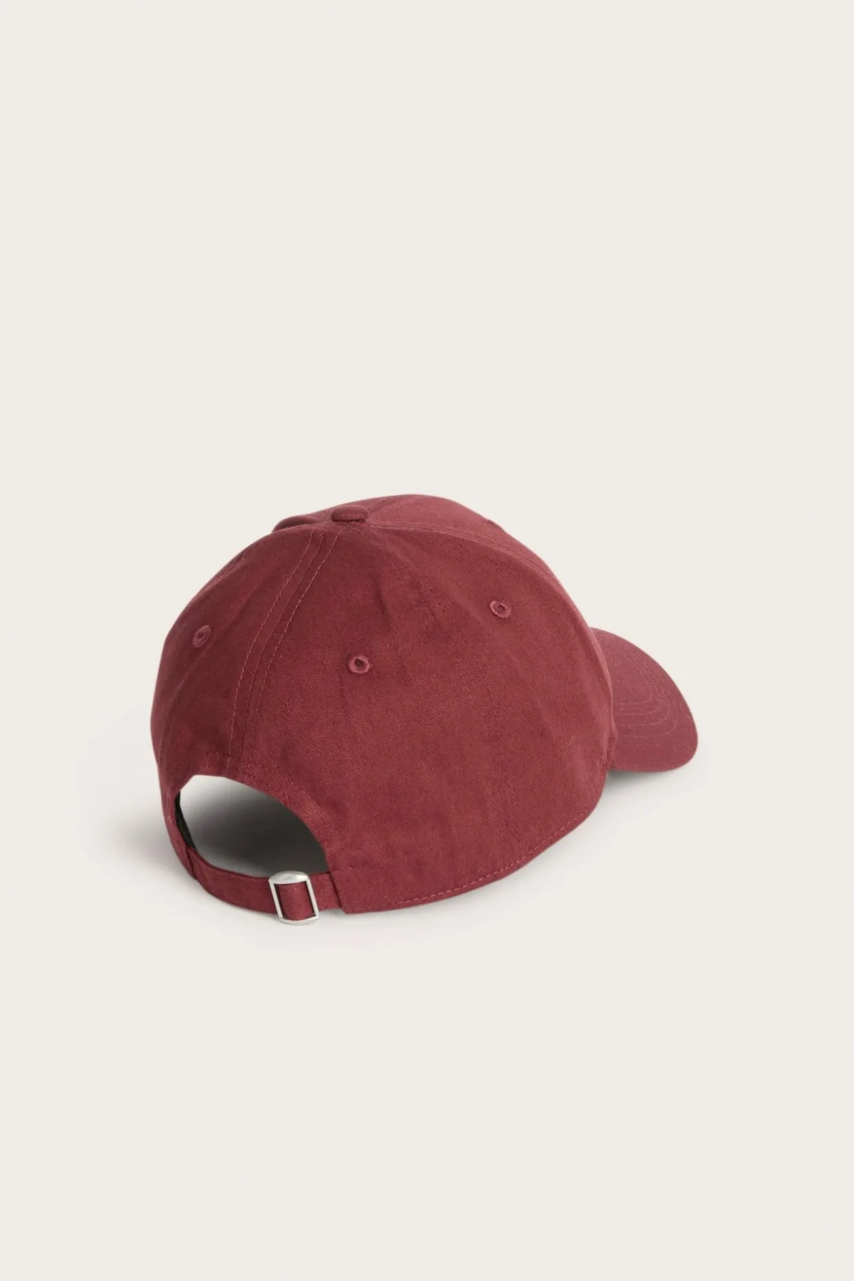 Caps med brodert tekst