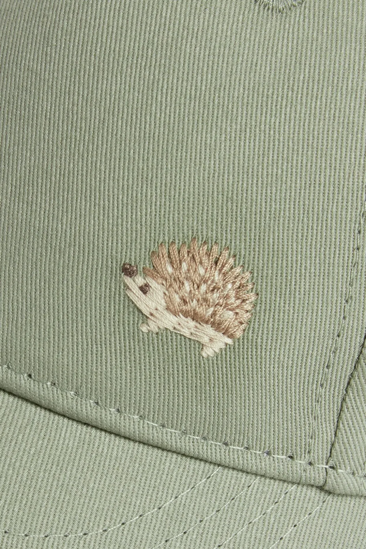 Caps med pinnsvinbroderi
