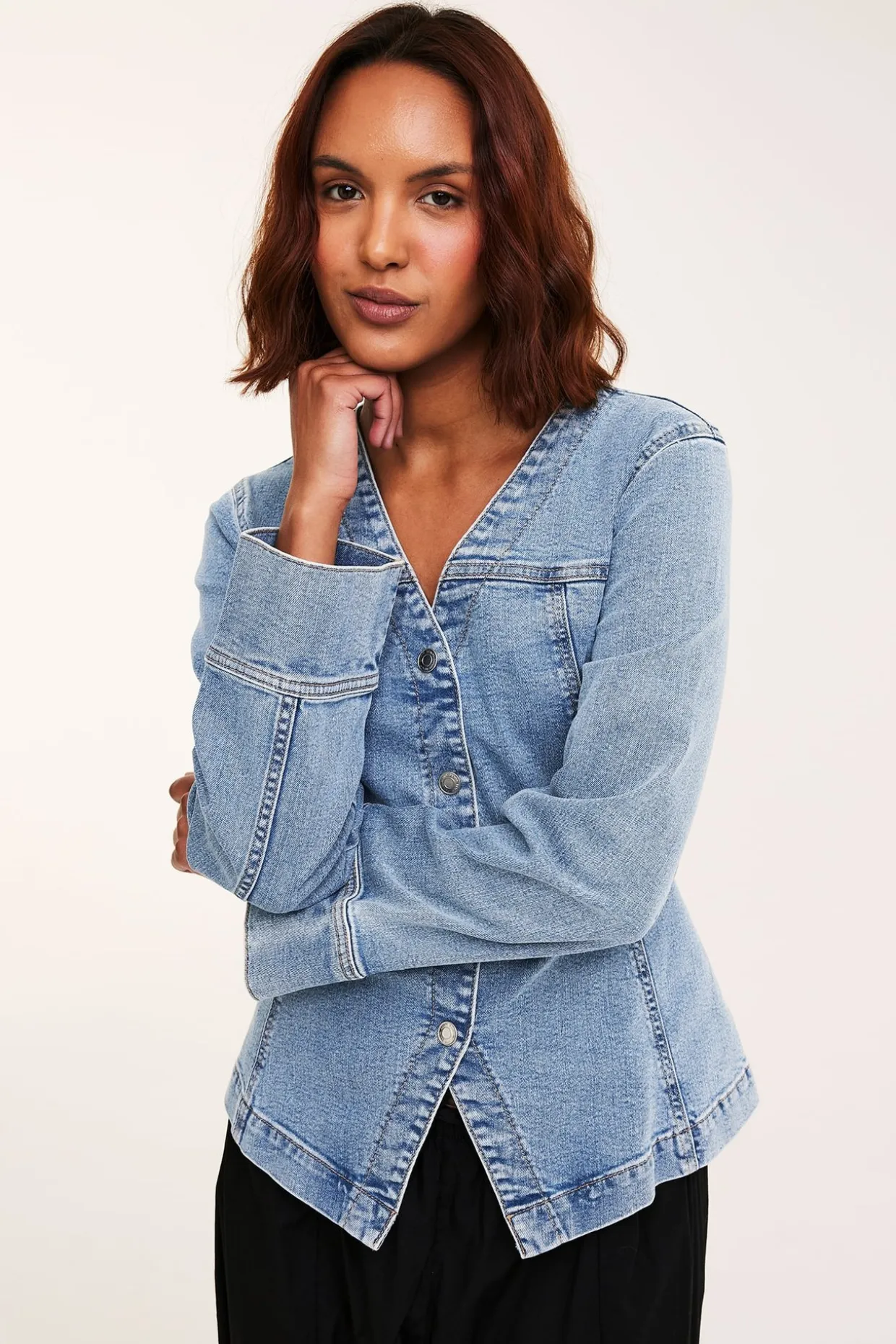 Denimbluse med markert midje