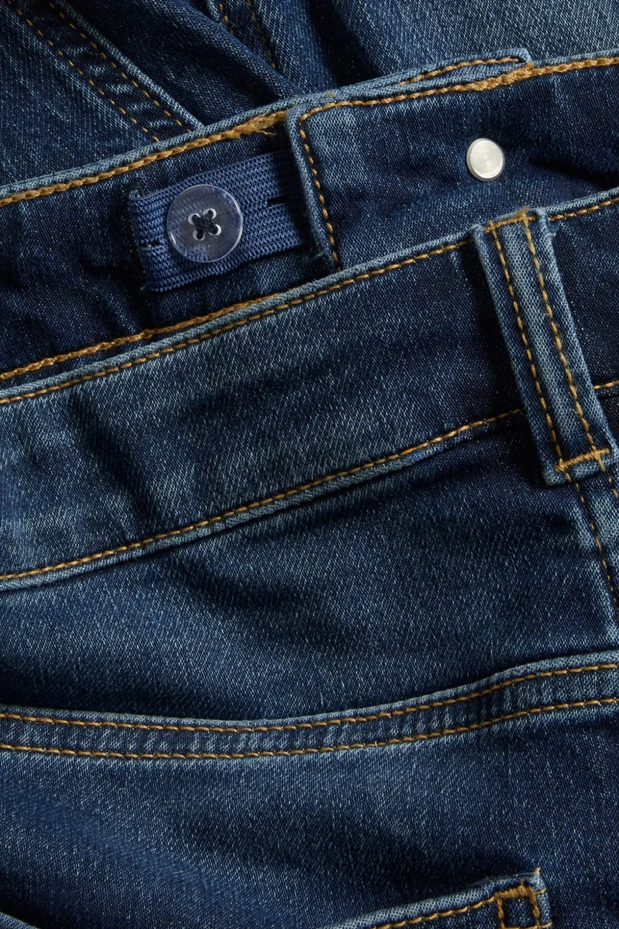 Elastiske jeansshorts i joggerdenim