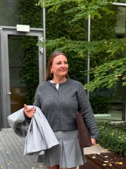 Finstrikket cardigan