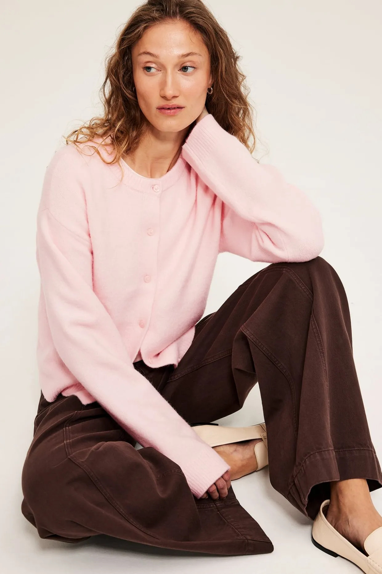 Finstrikket cardigan