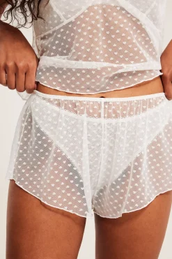 Hjertemønstrede shorts i mesh