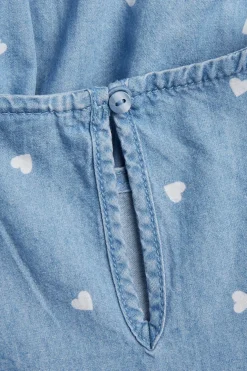 Hjertemønstret bluse i myk denim