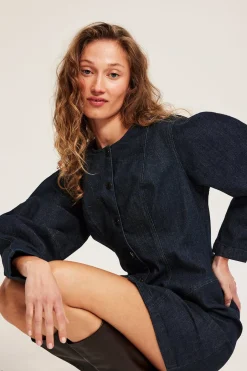 Jeanskjole med lange, luftige ermer